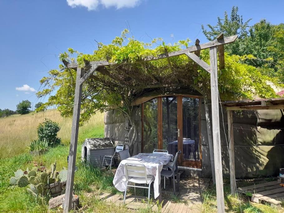 Charmante Yourte Contemporaine Carmaux Bagian luar foto